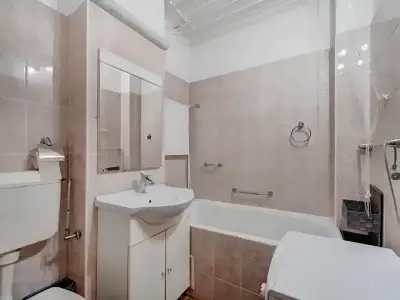 Garsoniera de inchiriat Sector 3 Bucuresti baie cu cada